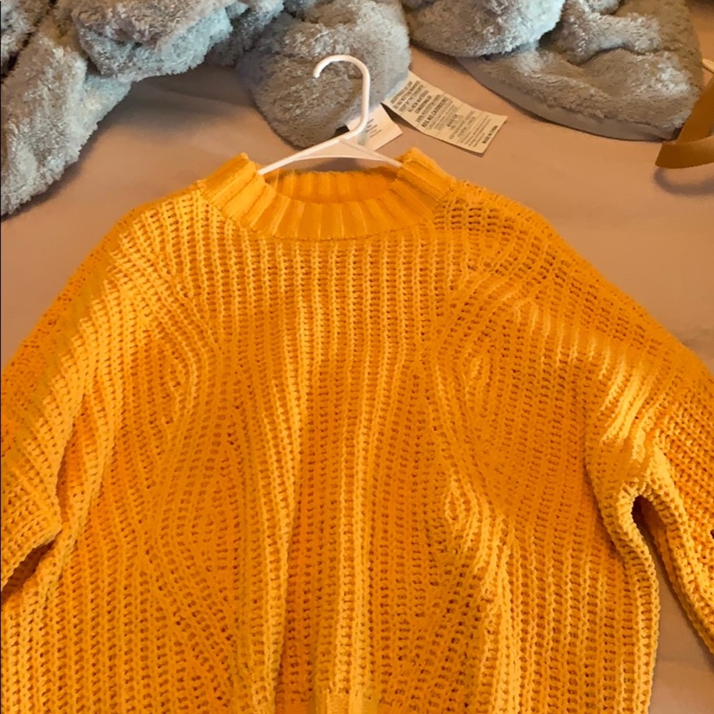 Orange/yellow Hollister sweater size large